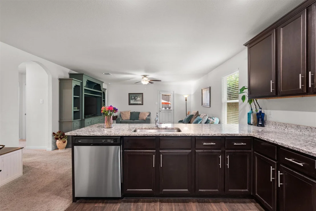 Photo of 212 Hyacinth WAY