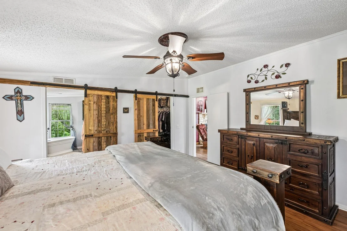 Photo of 541 Hidden Oaks DR