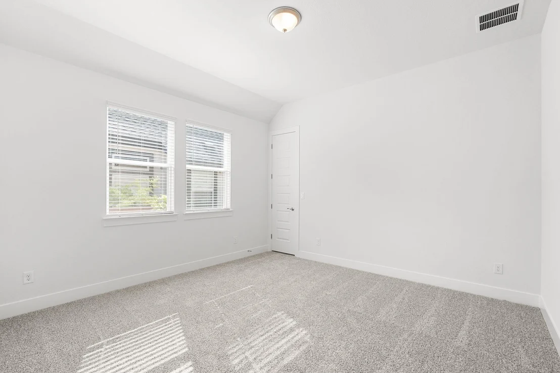Photo of 2212 Tobiano TRCE