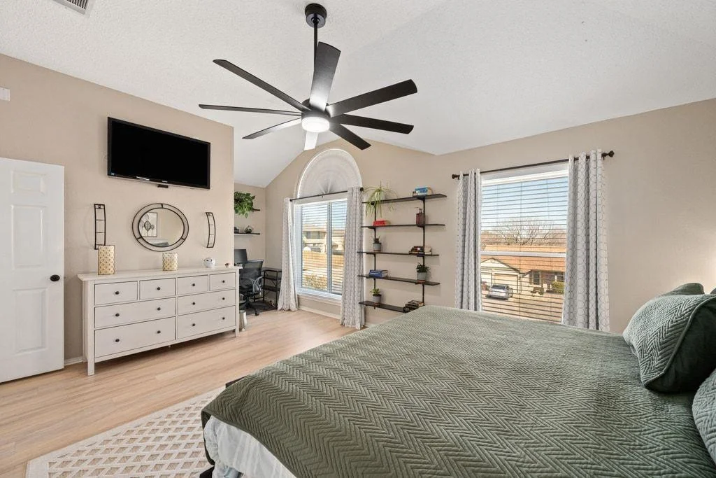 Photo of 1506 Clearview LOOP