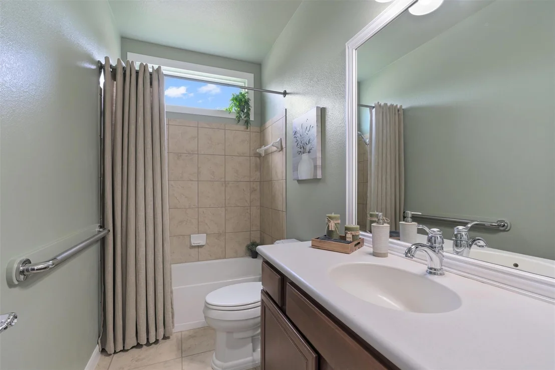 Photo of 214 Fieldstone DR