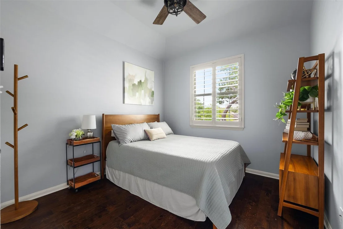 Photo of 200 Lexington DR