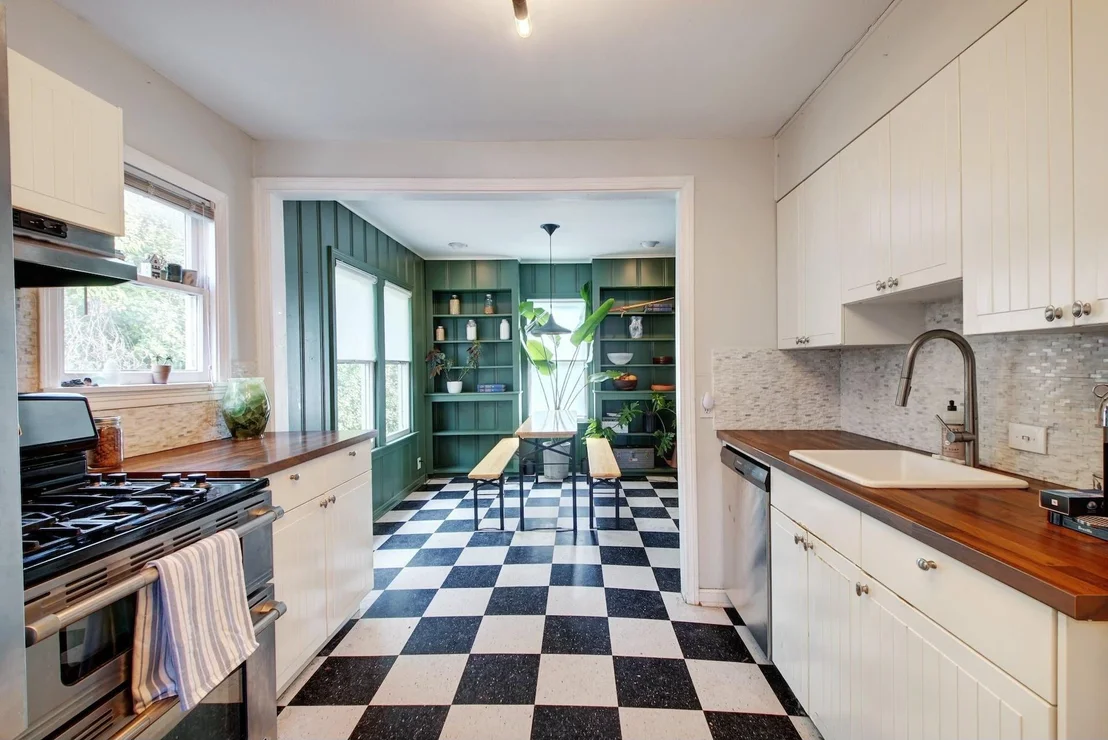 Photo of 5319 Harmon Ave