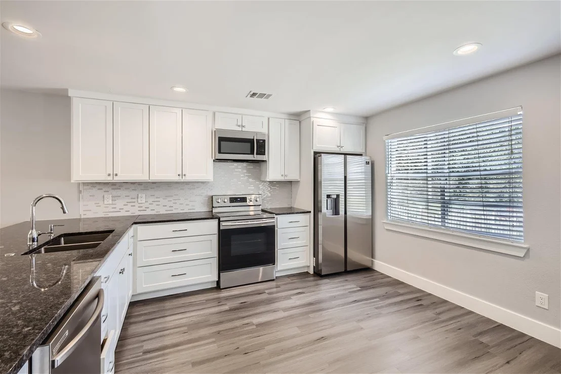Photo of Unit D at 1830 River Crossing CIR