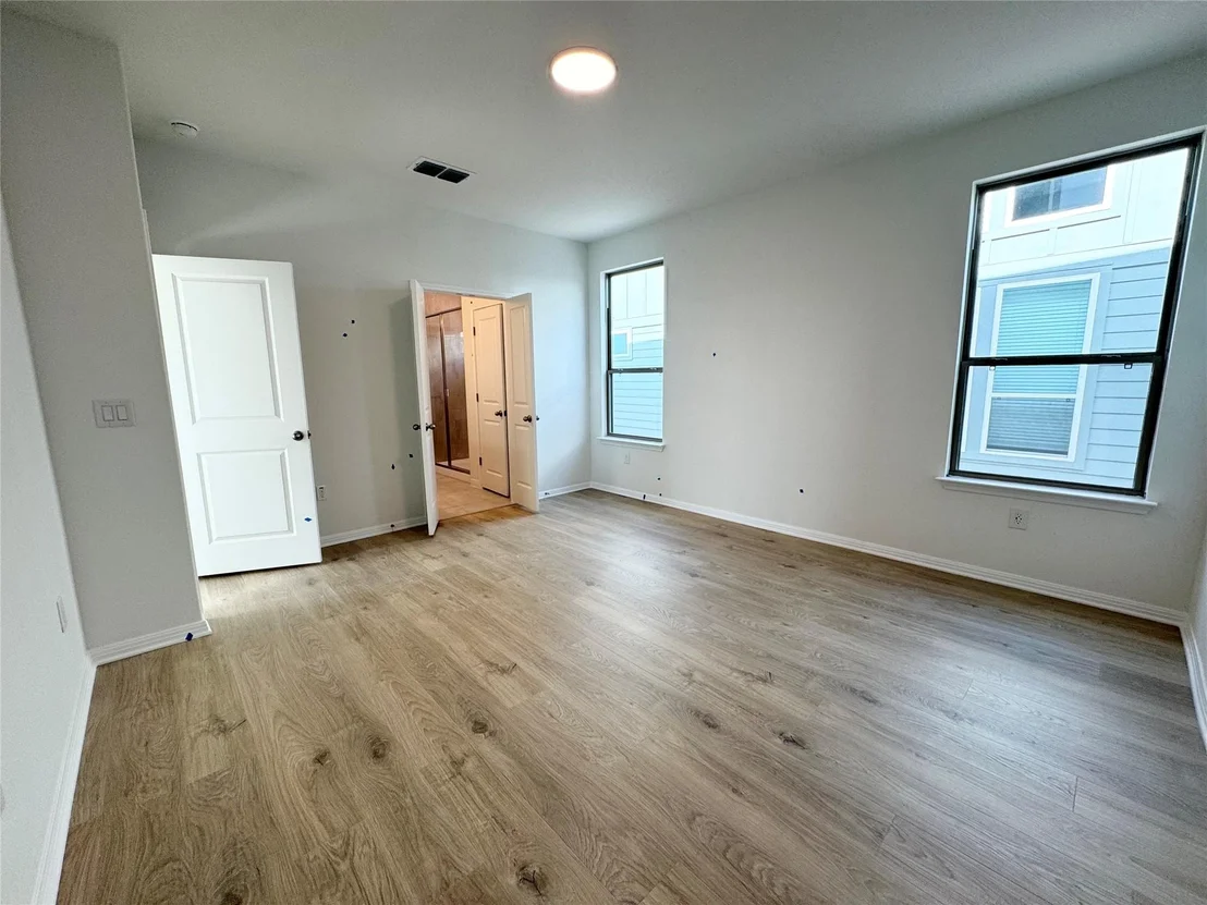 Photo of 484 Young ST