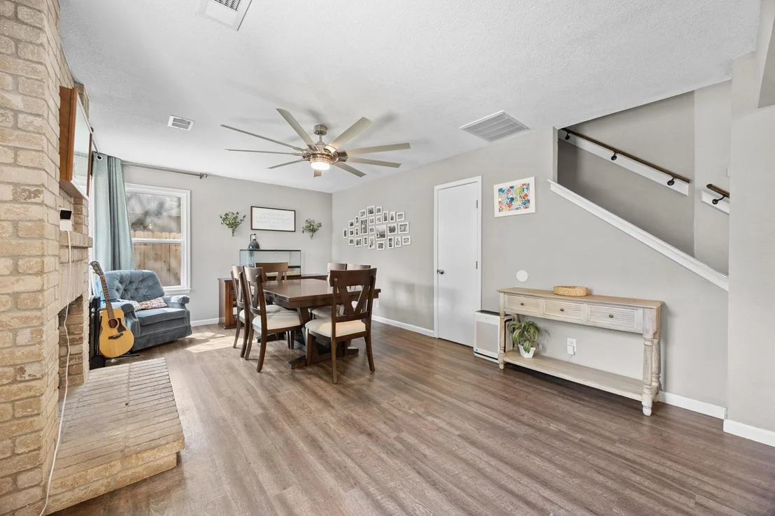 Photo of 806 Brook BND