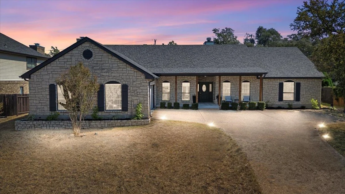 Photo of 10301 Pickfair DR