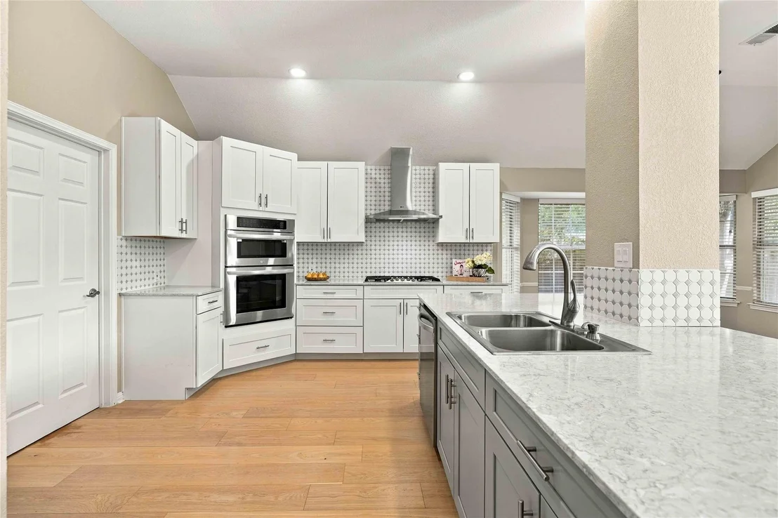 Photo of 10045 Planters Woods DR