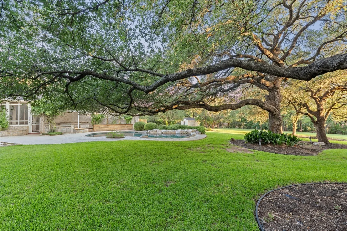 Photo of 127 Roberts CIR