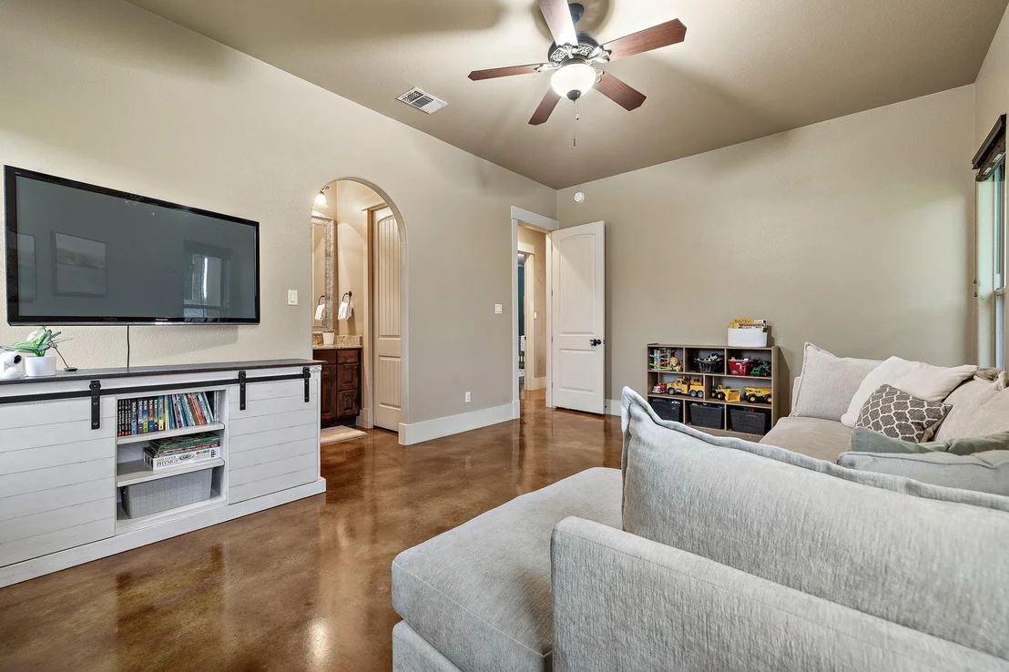 Photo of 201 Eagle Valley LN