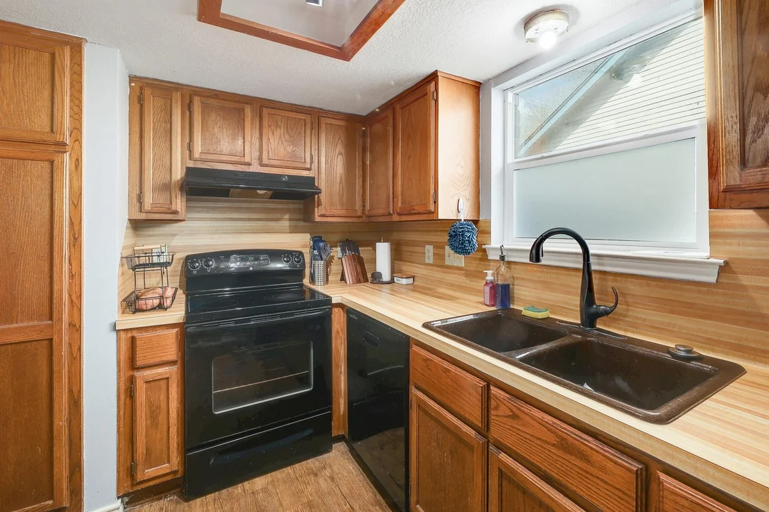 Photo of Unit AB at 703 Valley View DR