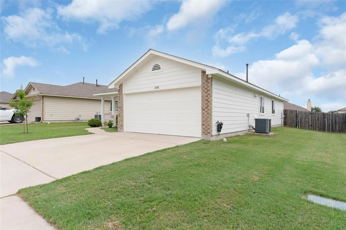 Photo of 18708 Golden Eagle WAY