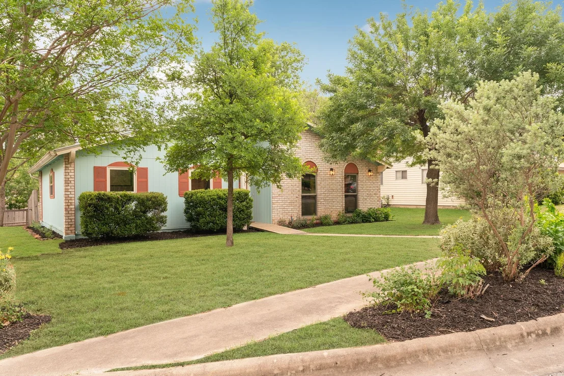 Photo of 6411 King George DR
