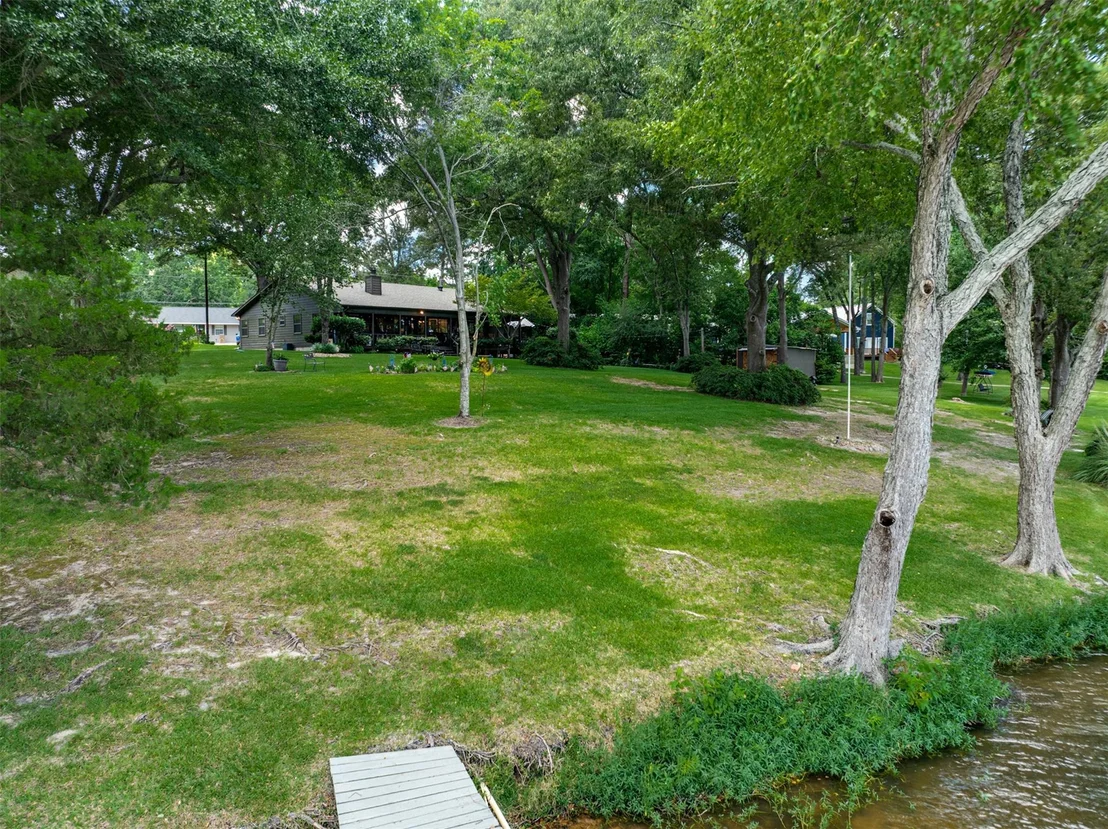 Photo of 23258 Edgewater DR