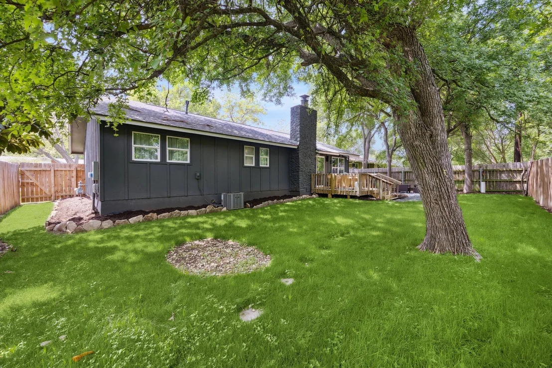 Photo of 2602 Baxter DR