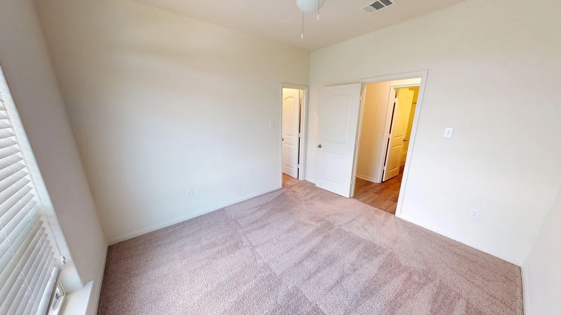 Photo of 1531 Twin Estates DR