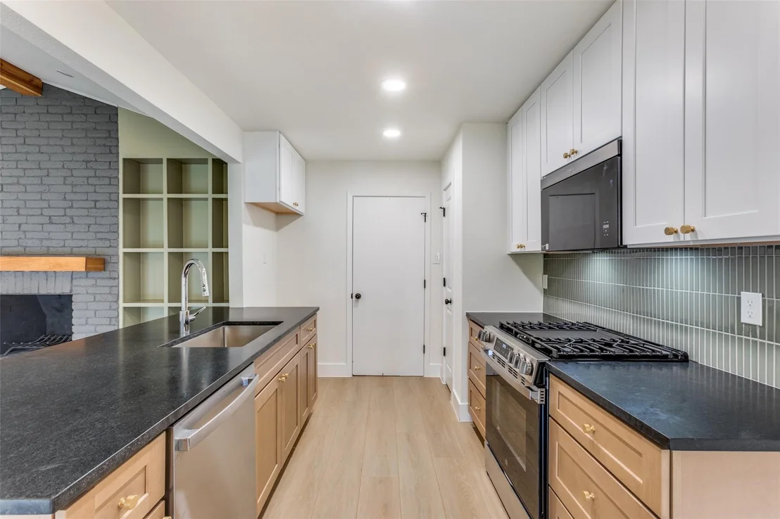 Photo of 1720 Pine Knoll DR