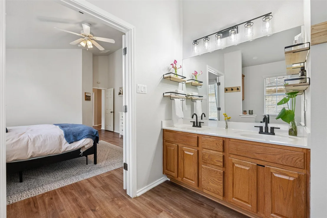 Photo of 3112 Lynnbrook DR