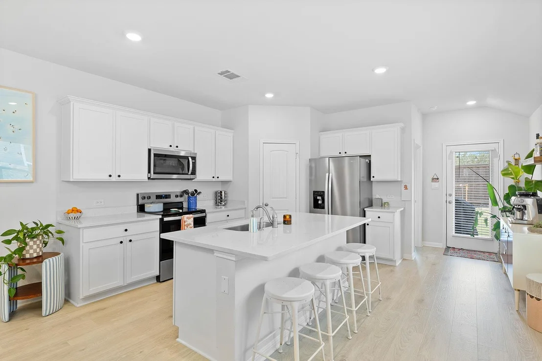 Photo of 421 Lone Cedar RD