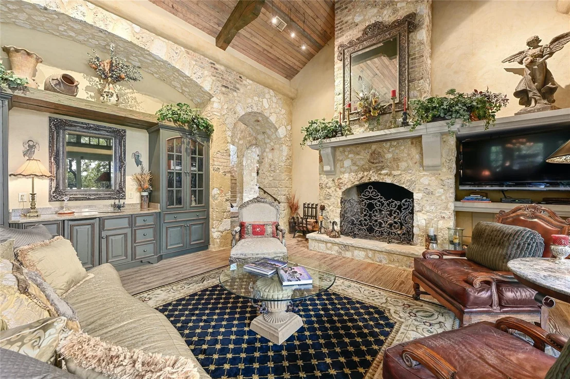Photo of 3601 Toro Canyon RD