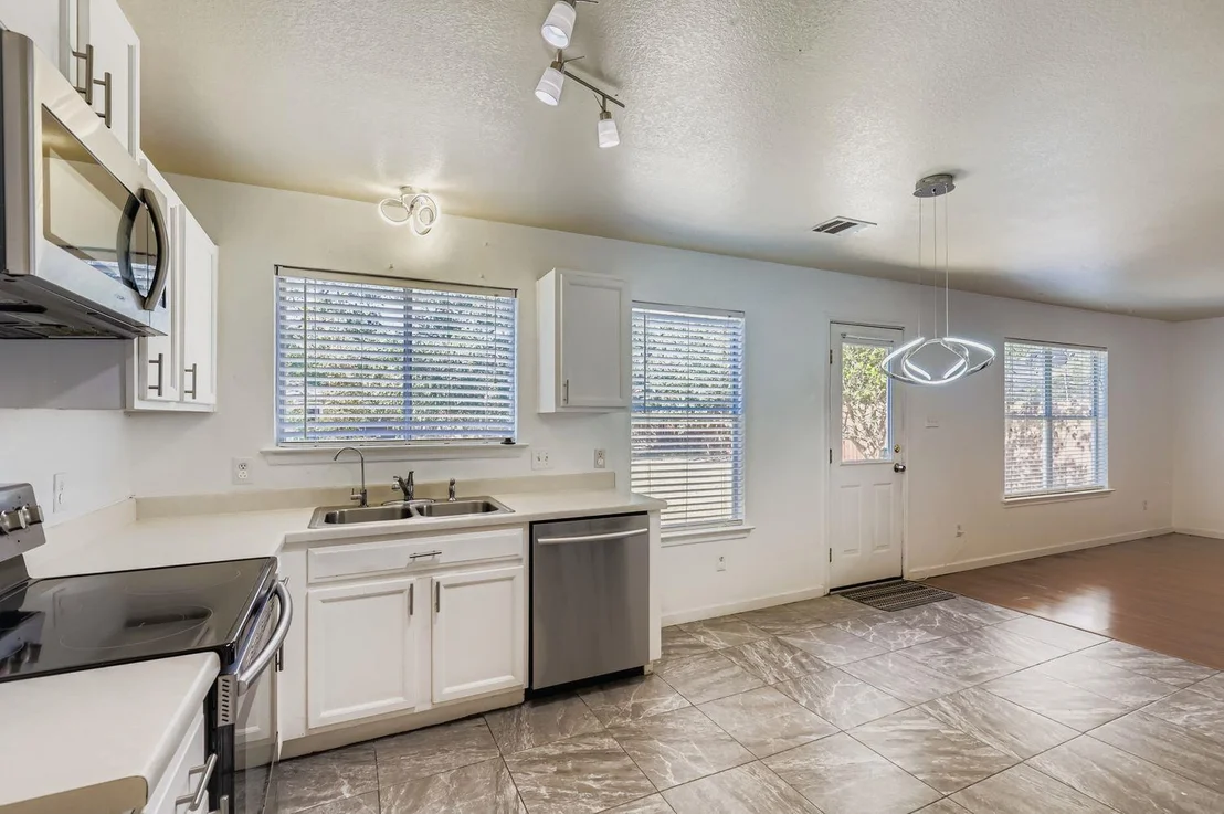 Photo of 411 Meadow Park DR