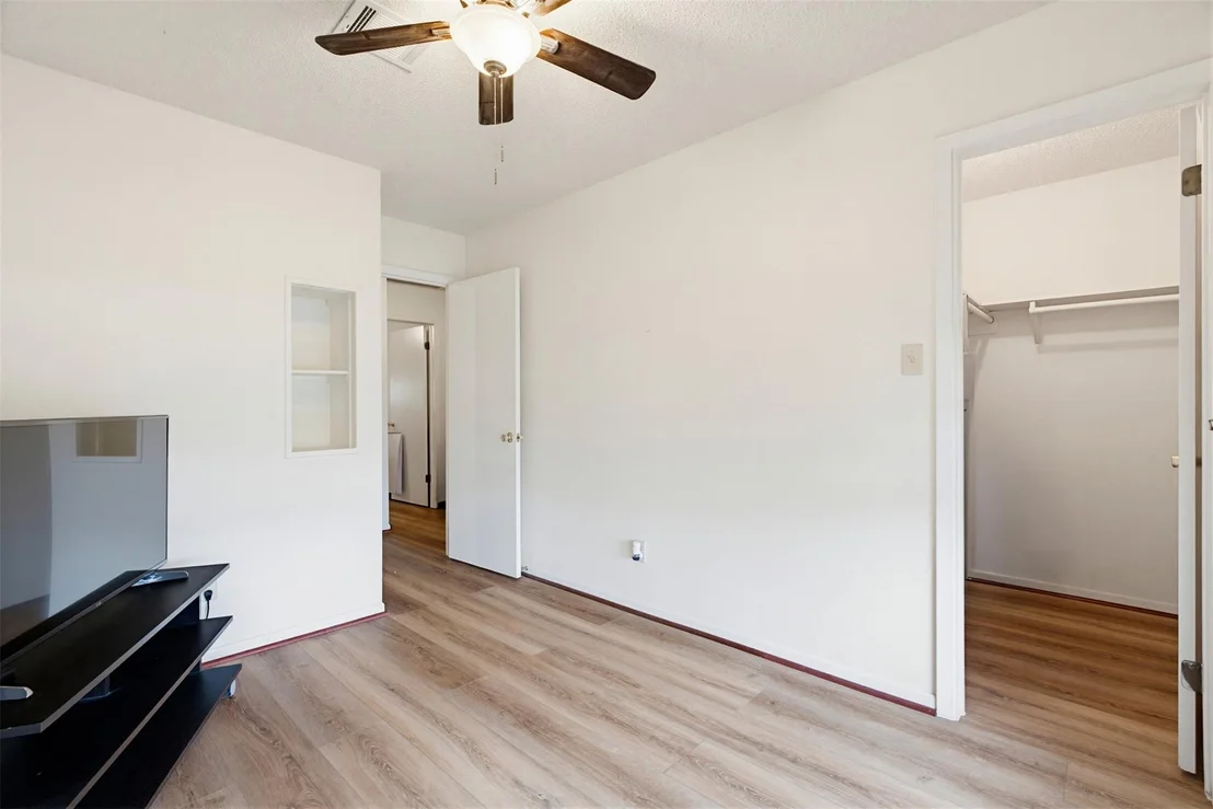 Photo of 501 Meadow DR