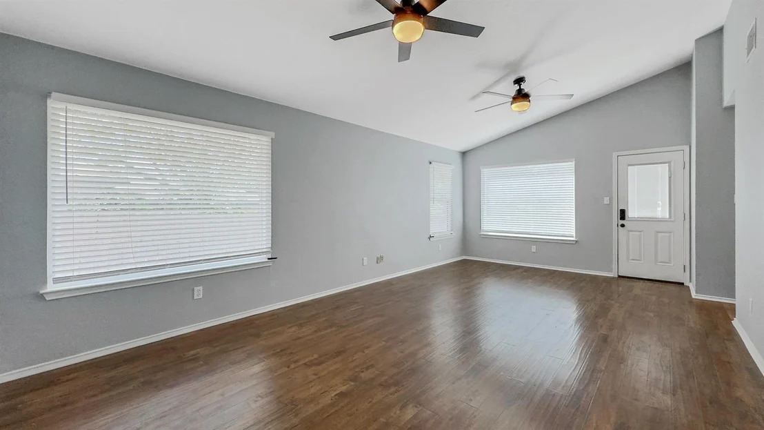 Photo of 9000 Anna ST