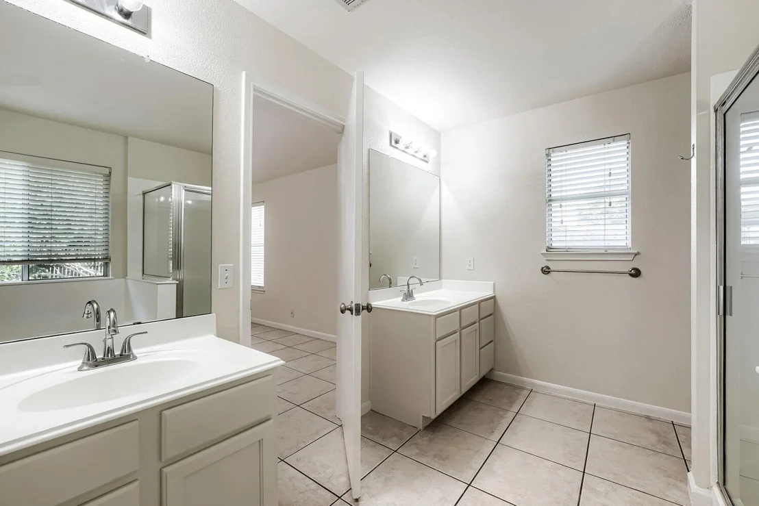 Photo of 409 Willowbrook DR