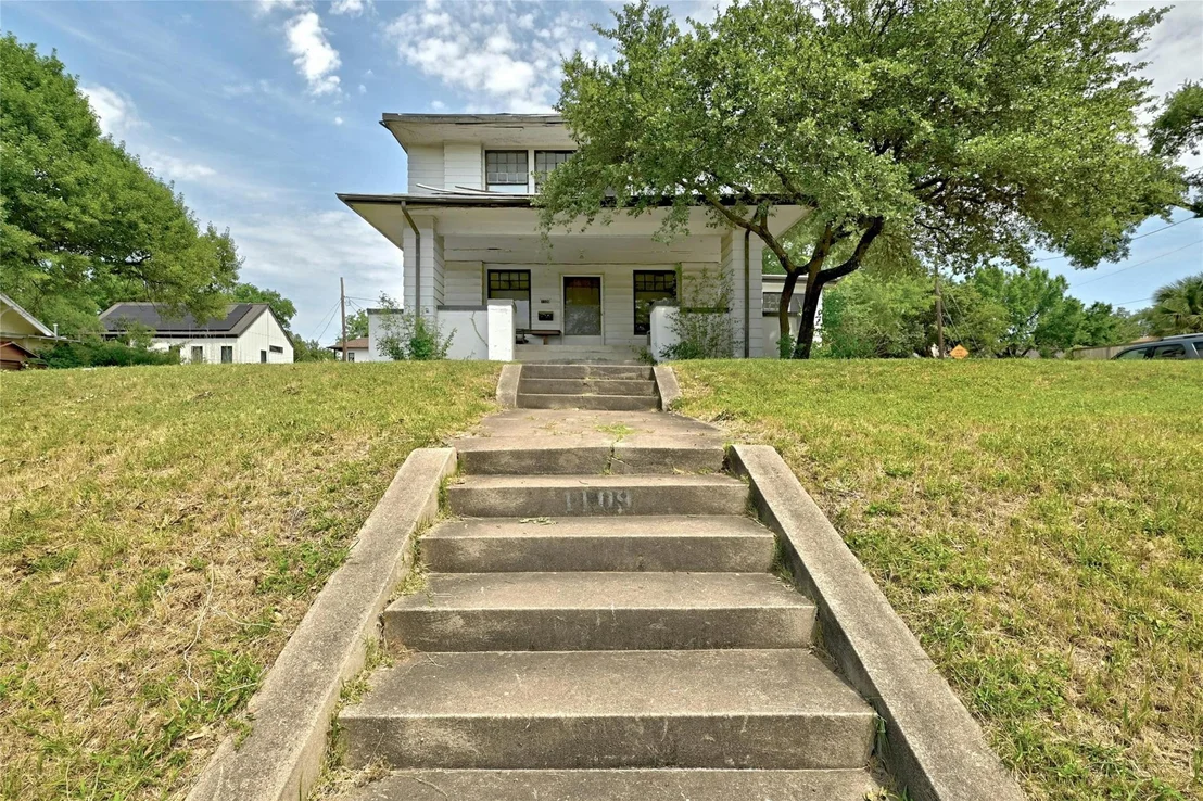 Photo of 1109 Travis Height BLVD