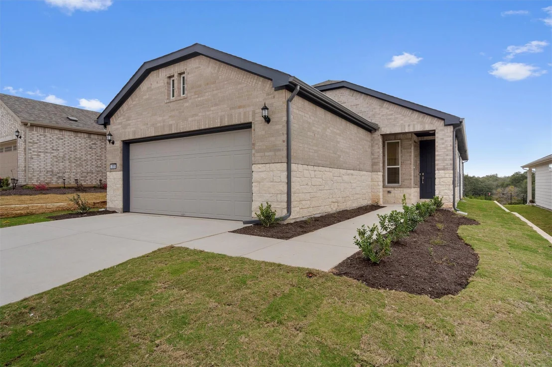 Photo of 310 Livewater LN