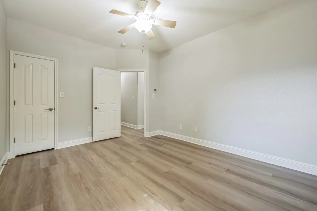 Photo of 112 McBride LN