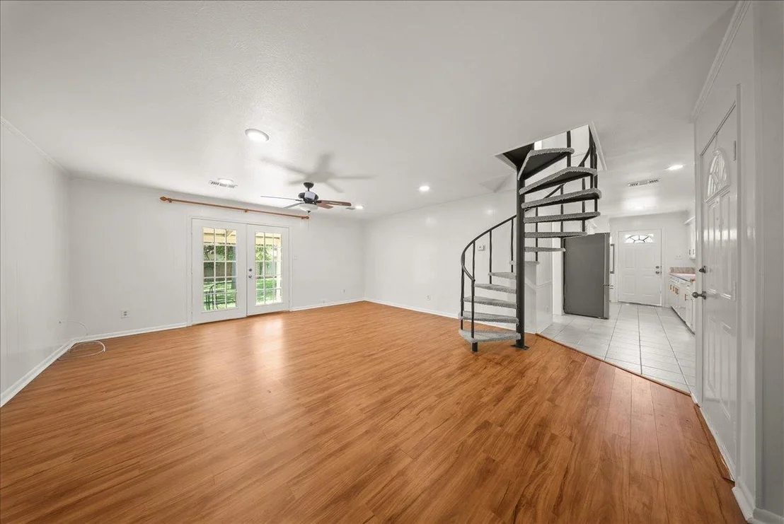 Photo of 421 Forrest LN