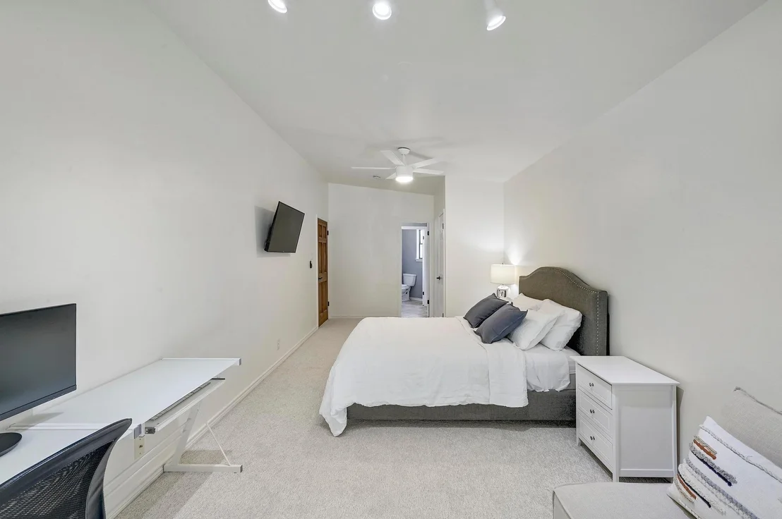 Photo of 122 Acapulco DR
