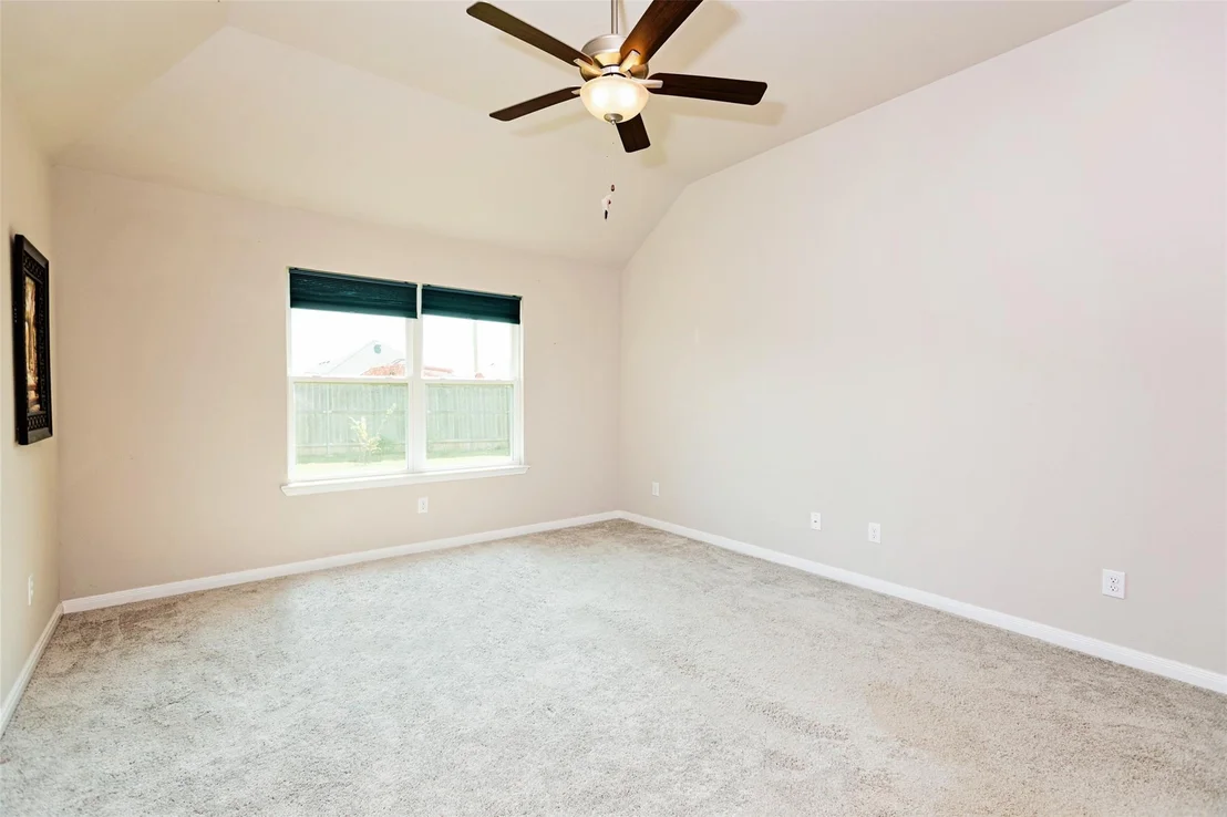 Photo of 903 Fallbrook DR