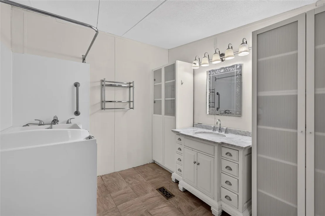 Photo of 1100 Ramms DR