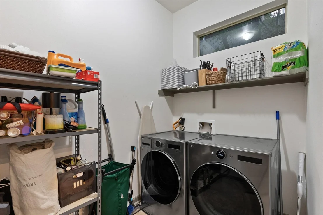 Photo of Unit A at 1158 Ridgeway DR