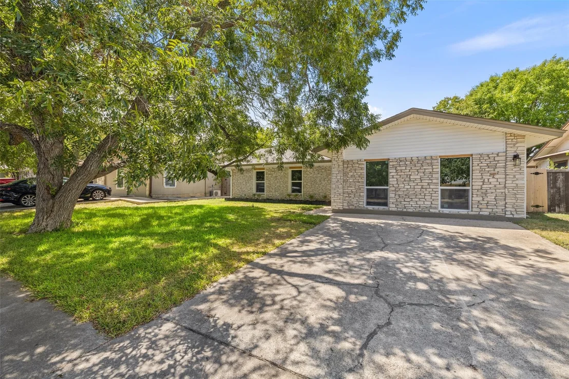 Photo of 1111 Spearson LN