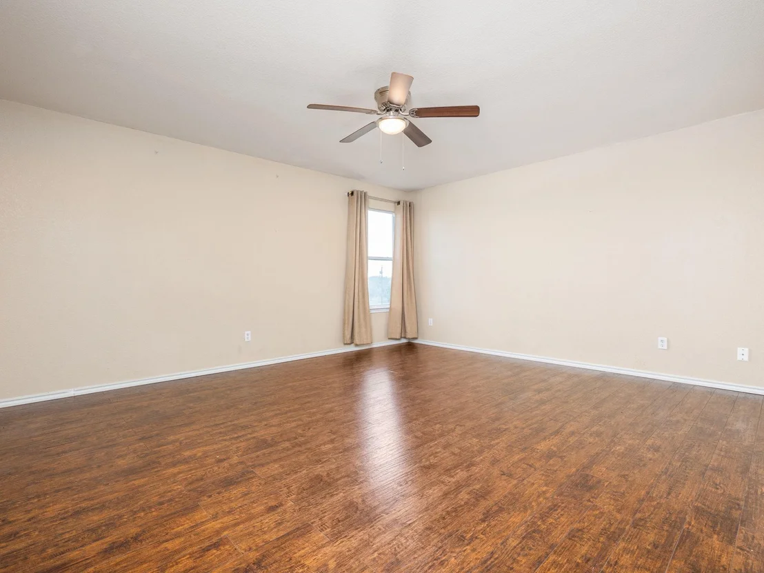 Photo of 235 Herrera TRL