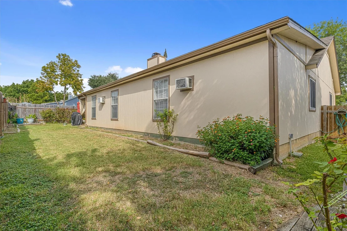 Photo of 1701 Laurel PATH
