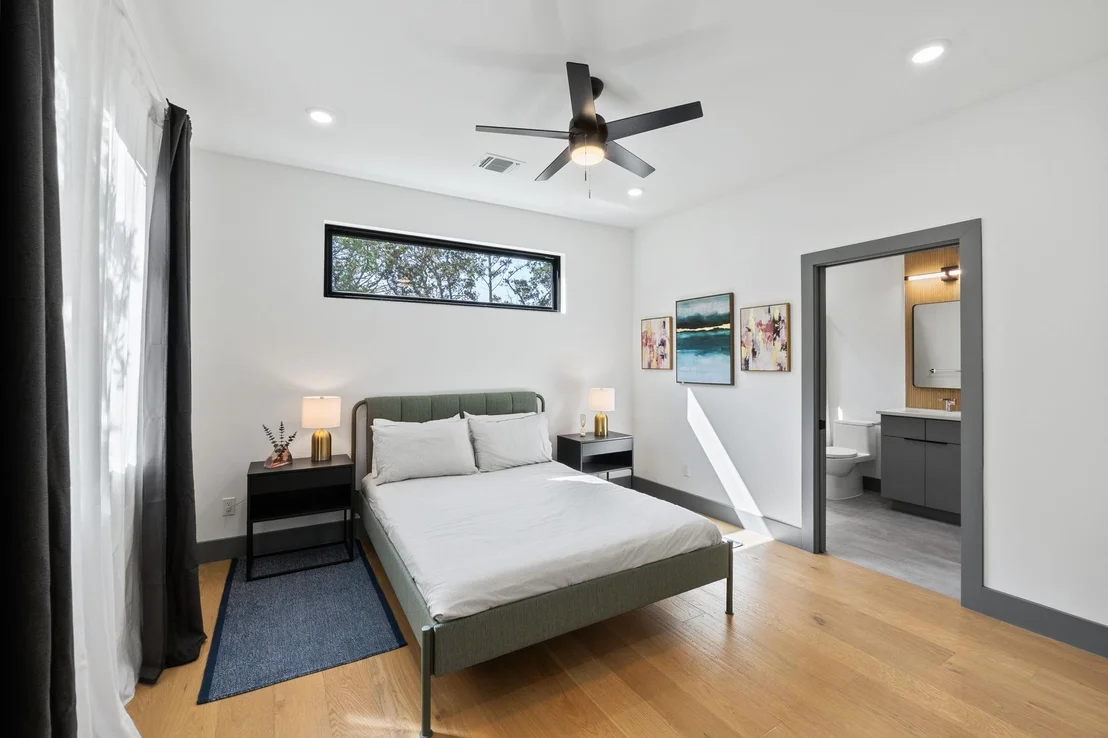 Photo of 5908 Lakeside TRL
