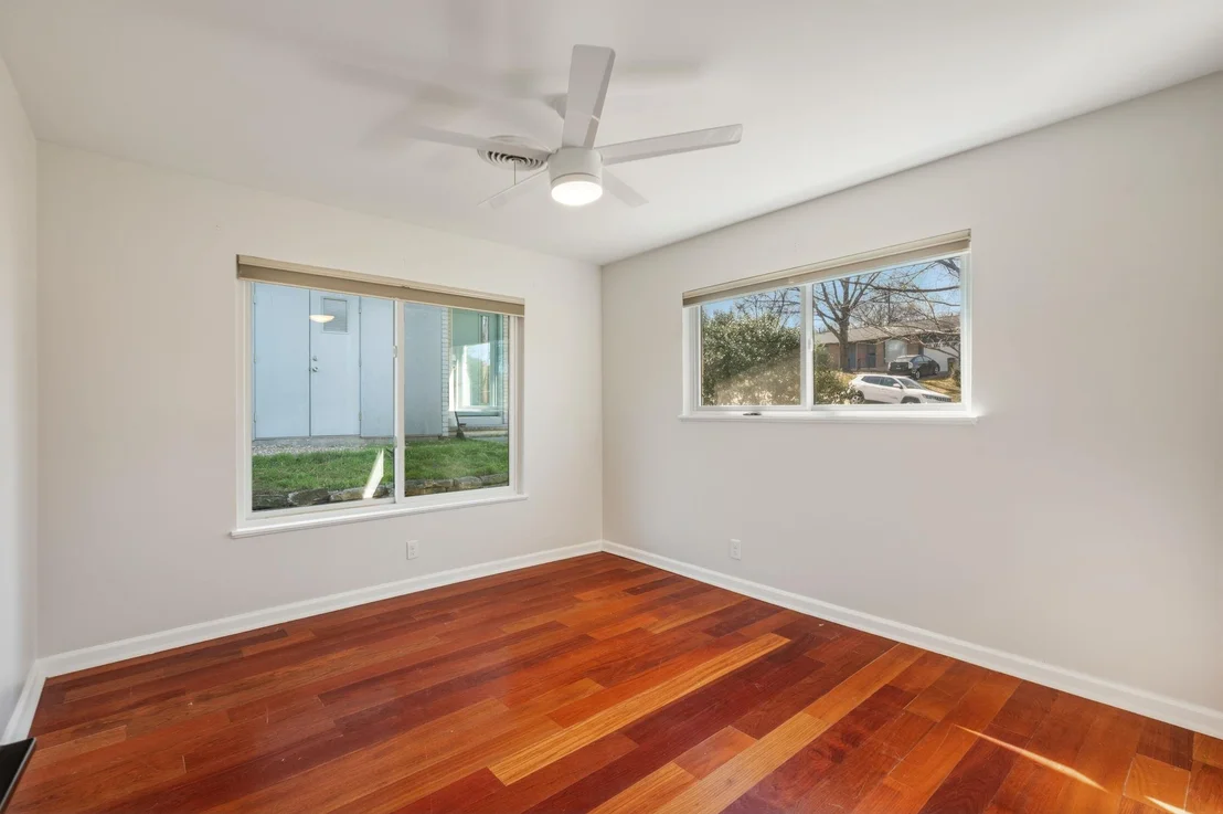Photo of 2415 Little John LN