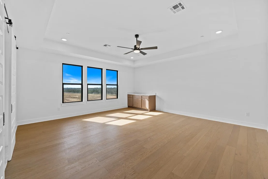 Photo of 2429 Lineage LN