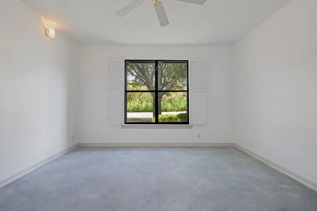 Photo of 8401 Longview RD