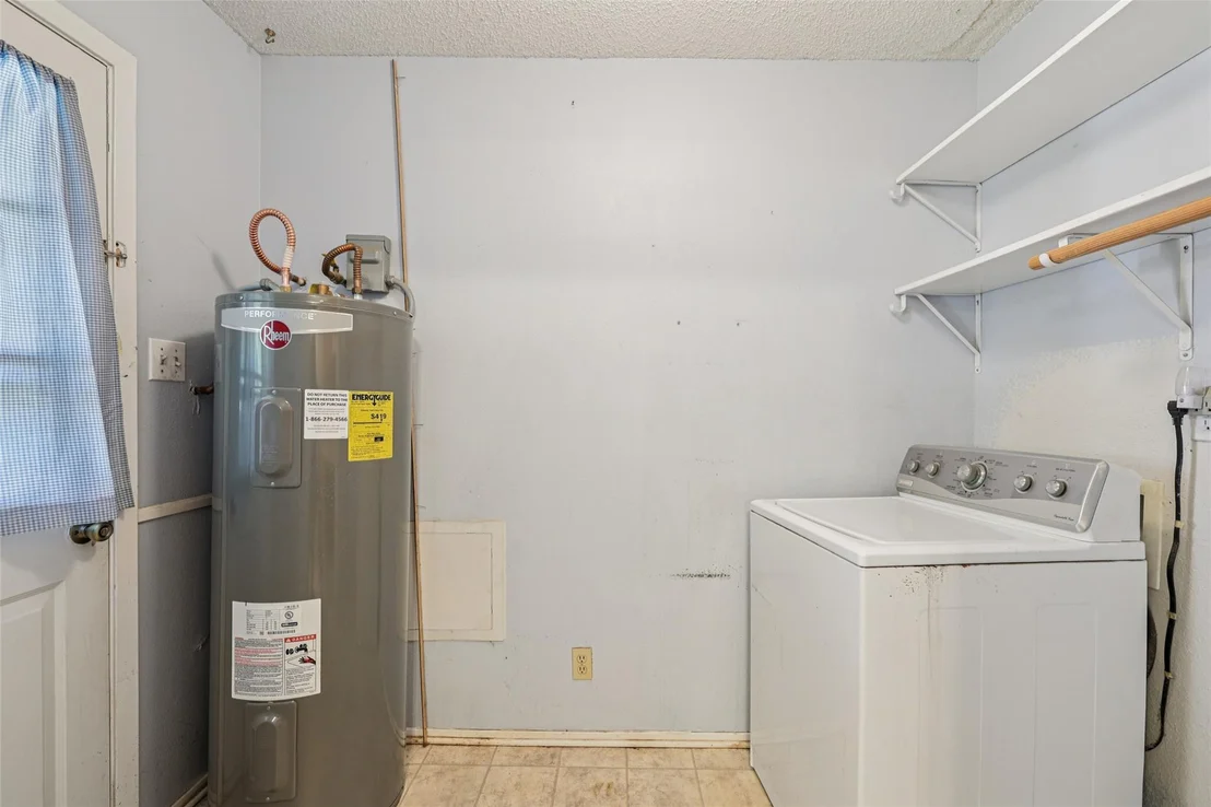 Photo of 1403 Circle DR