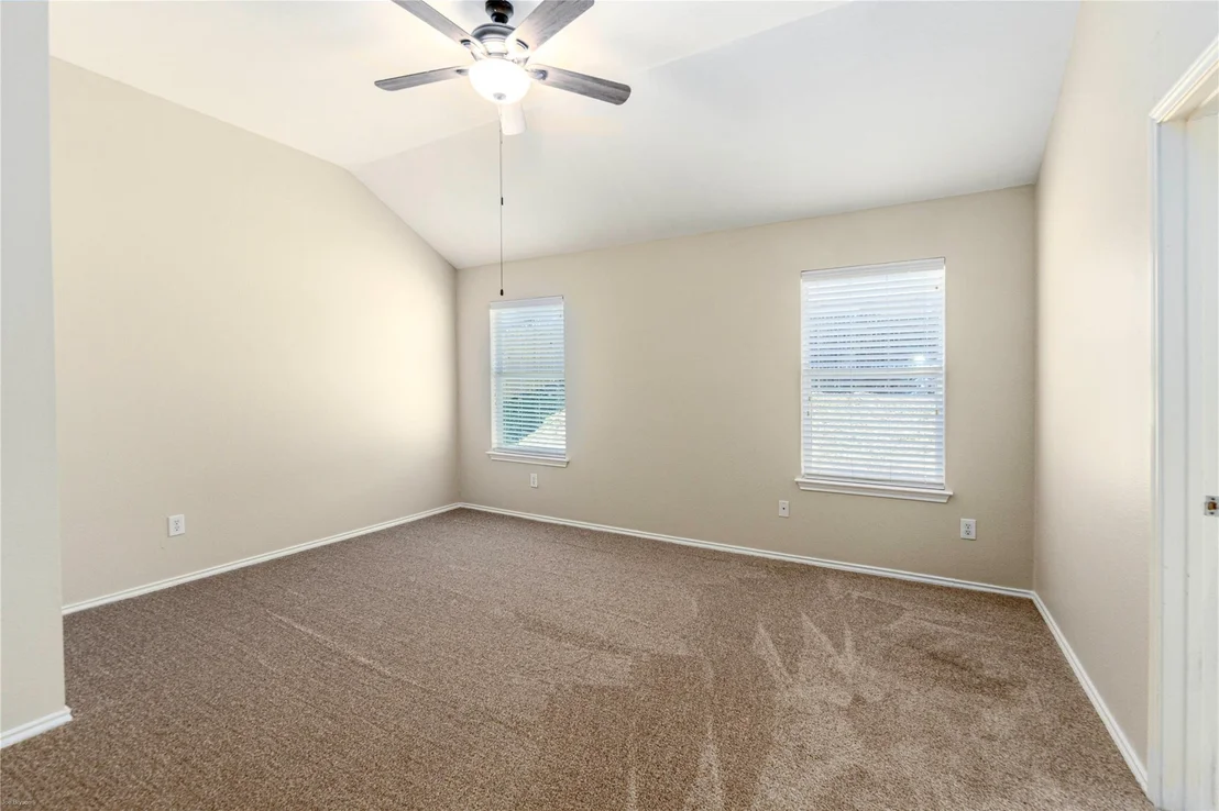 Photo of 249 Ashwood N