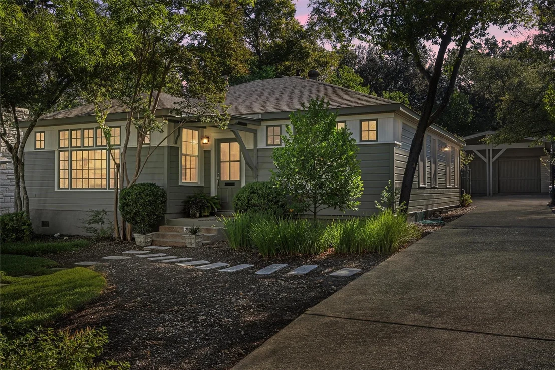 Photo of 2203 Mountain View RD