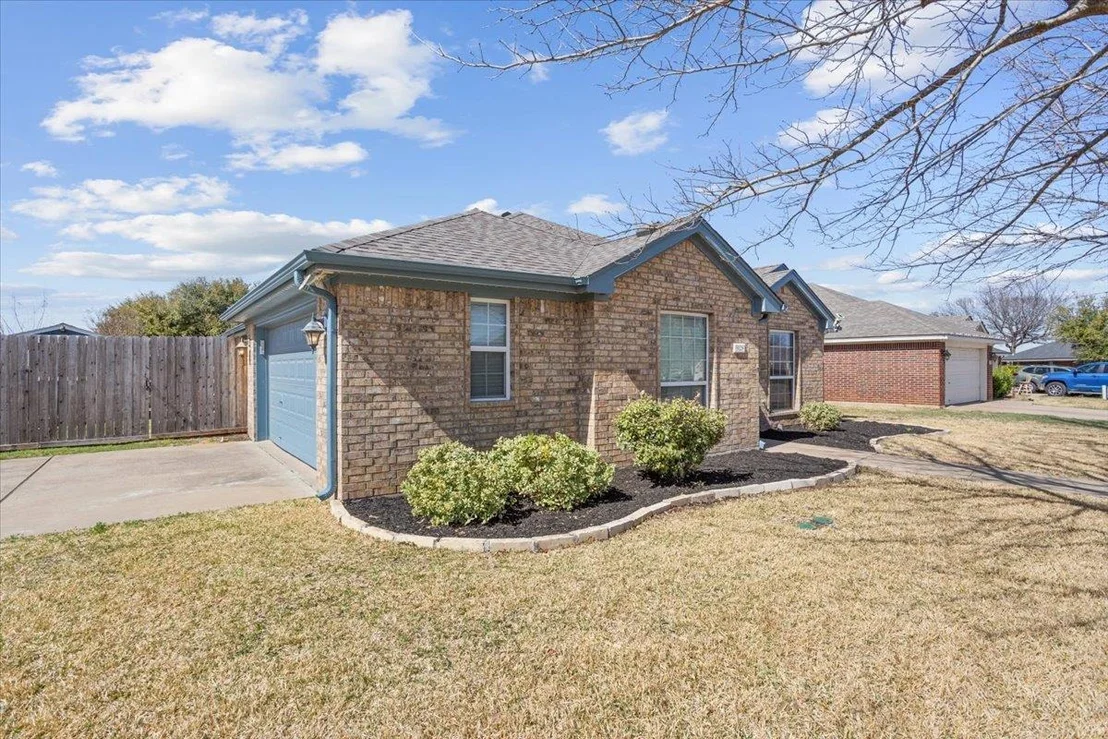 Photo of 5128 Duke DR