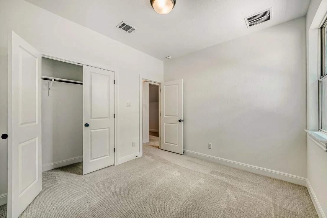 Photo of 448 Burlington DR