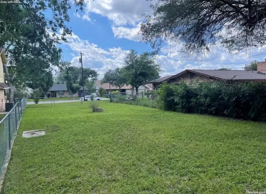 Photo of 4004 Meeks Ave
