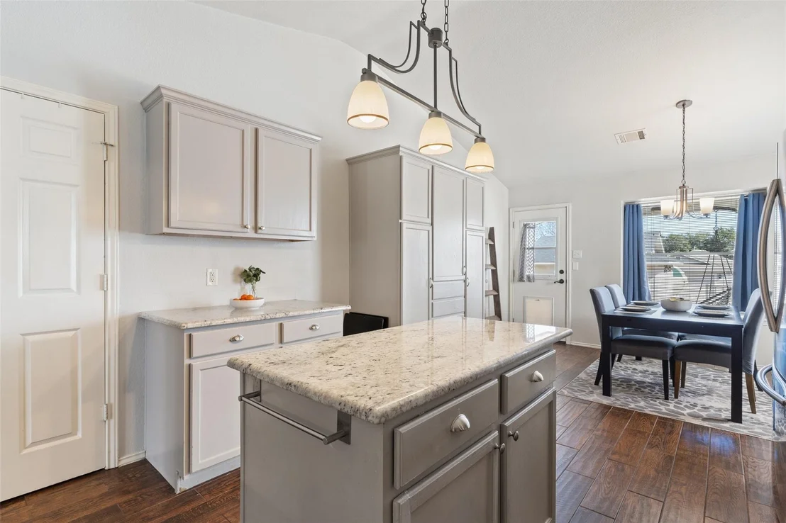 Photo of 4177 Mather